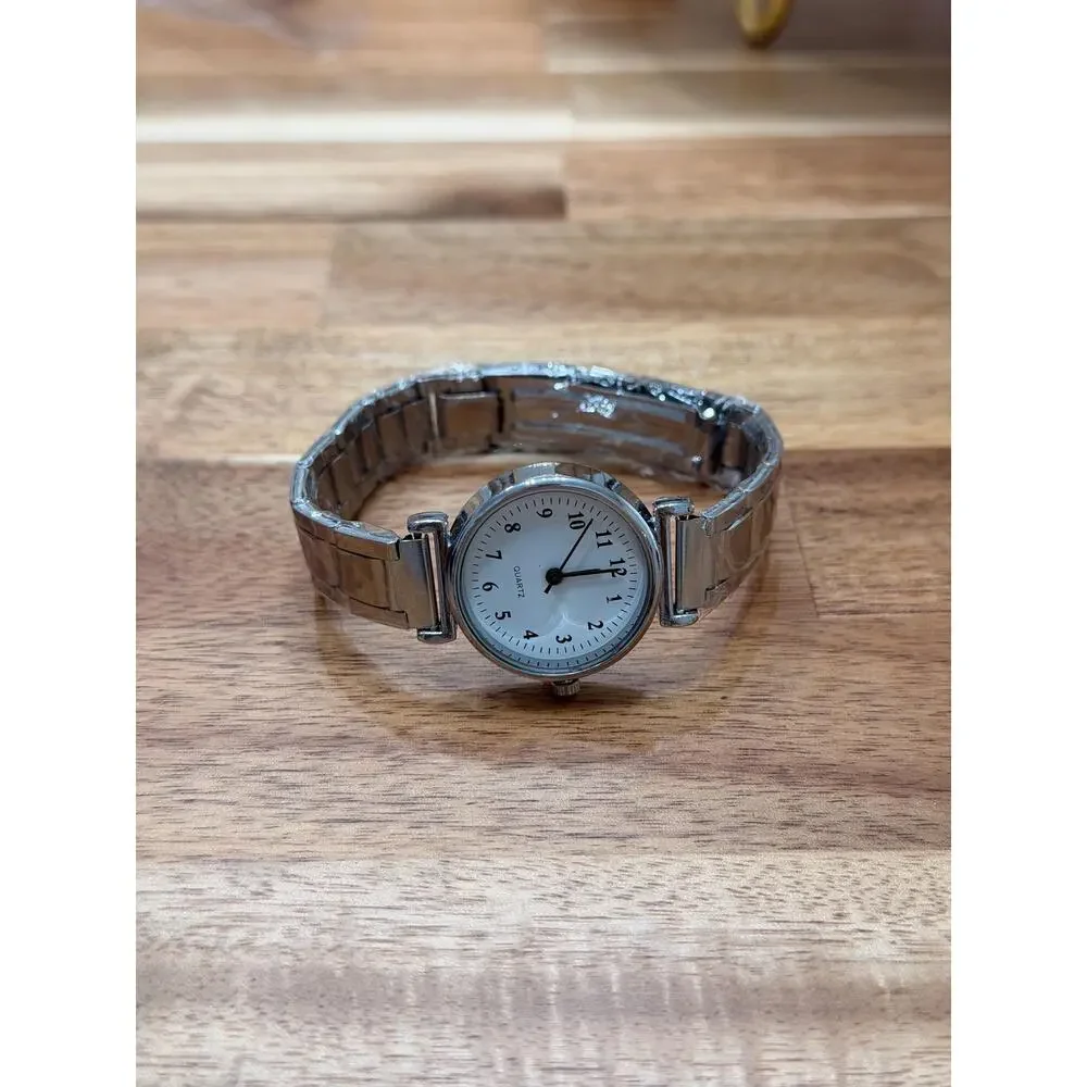 Y2K Silver Round Quartz Watch Minimalist Style Unisex 8.5